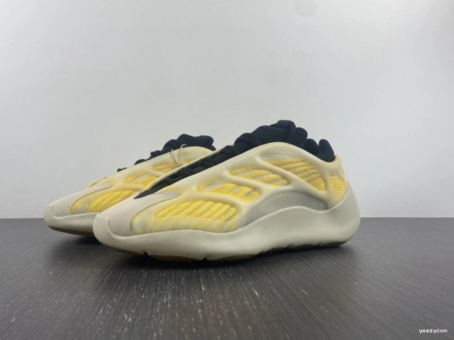 Adidas V3 HP5425 Mono 700 Yeezy Safflower 0729